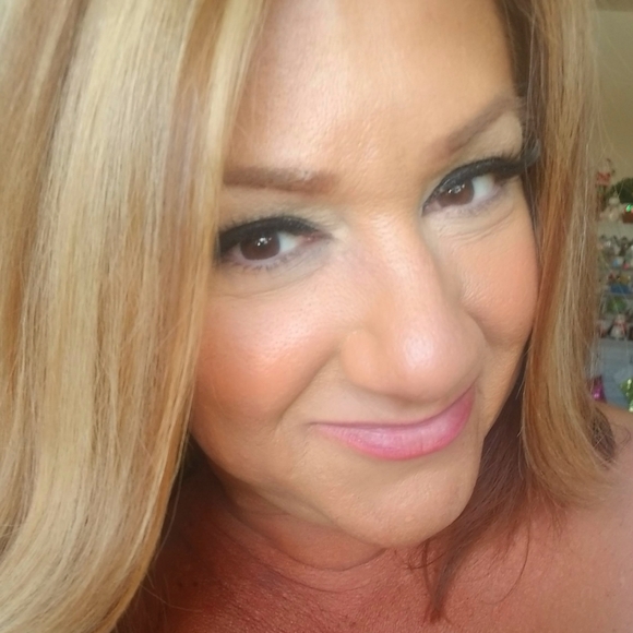 Meet your Posher, Posh - Picture 2 of 2